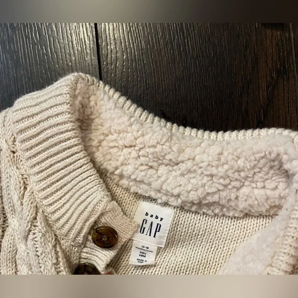 BabyGap Gap Cable Knit onesie romper with buttons size 12-18 months beige - Picture 4 of 4